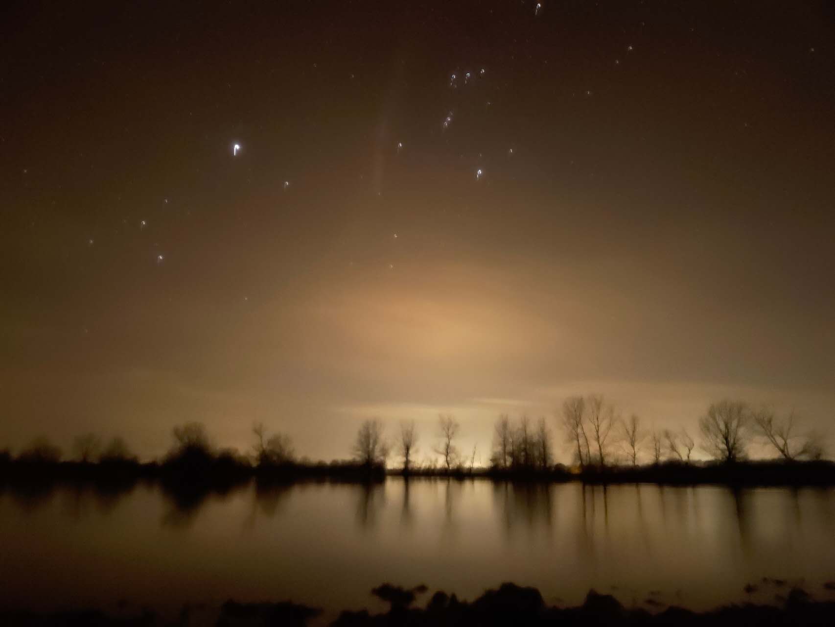 Long exposure shot of the lake at Middle Fork Long exposure